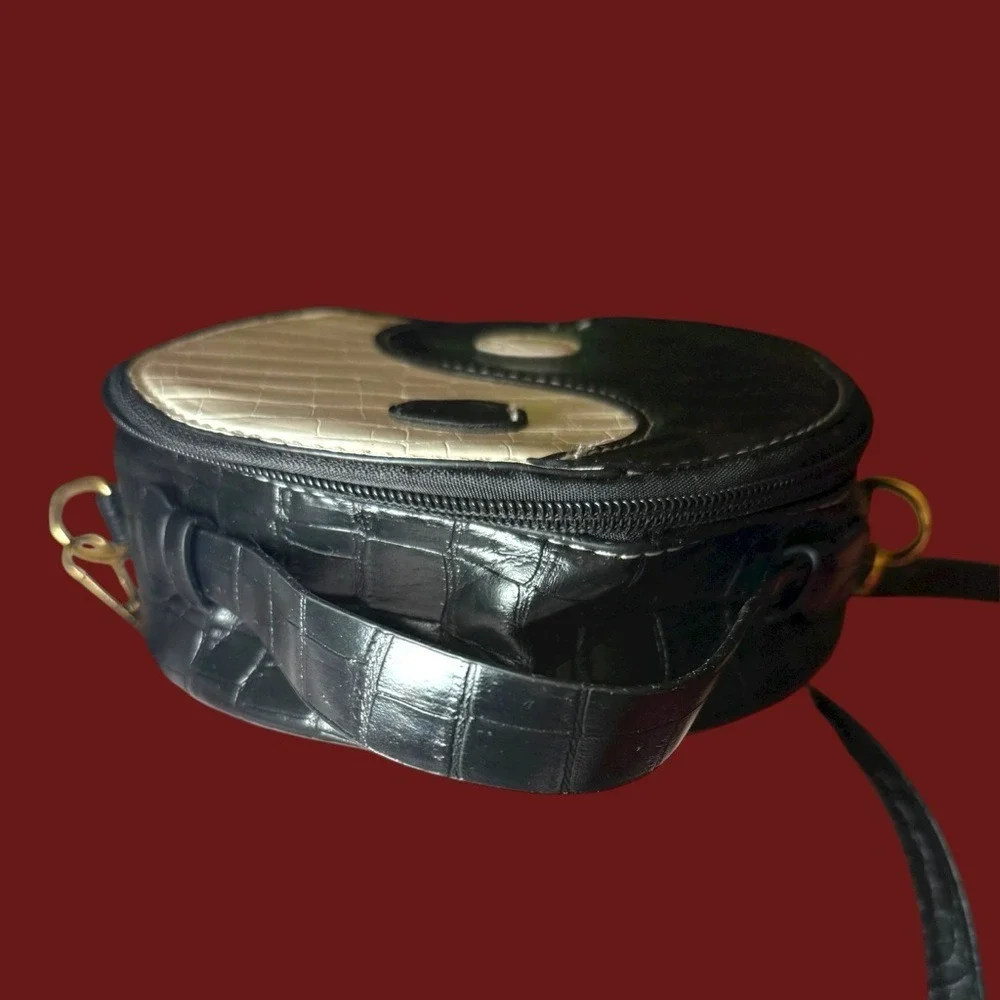 Yin Yang Alligator-Pattern Crossbody Bag New - Picture 7 of 8